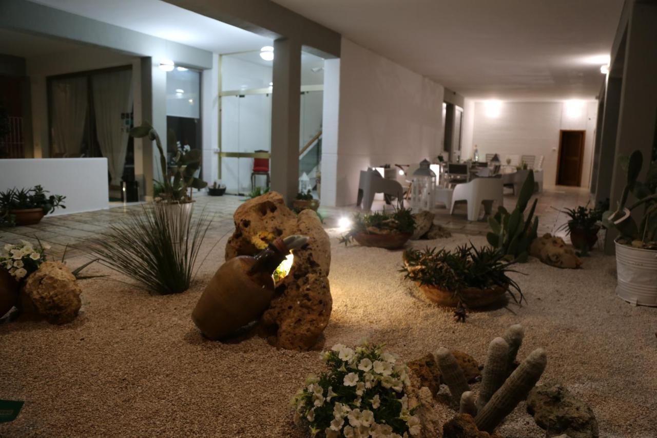 Viro House Bed & Breakfast Squinzano Exterior foto